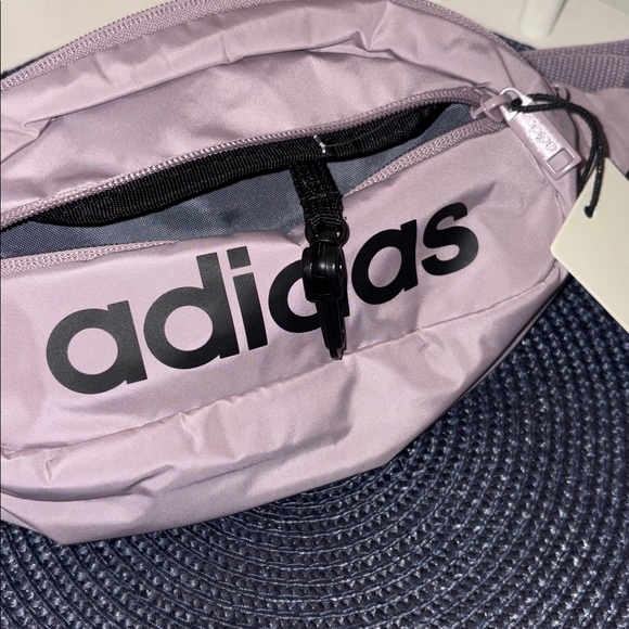 NWT Adidas Unisex Belt Bag- lilac with black print and nylon straps- adorable 💜 - Picture 8 of 12